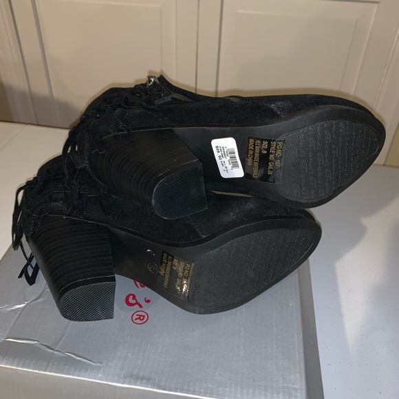 $3 IF BUNDLED Breckelle’s black faux suede booties w/fringe - Picture 3 of 5